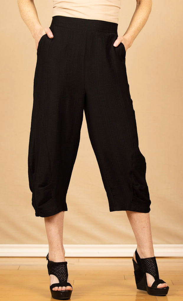 Solid Capri Pant Black