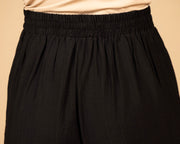 Solid Capri Pant Black