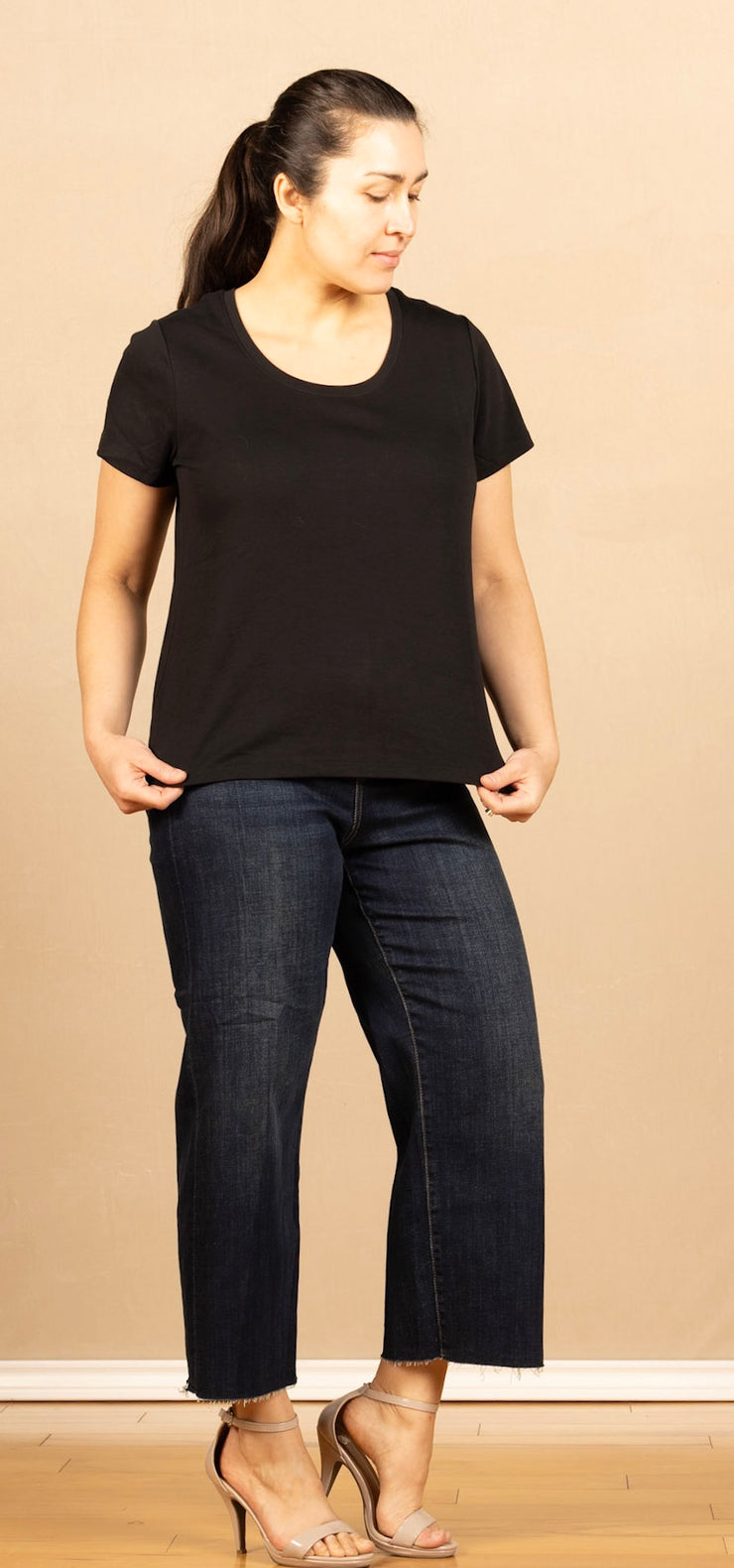 Scoop Neck Short Sleeve Tee Black