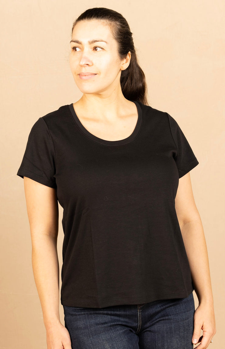 Scoop Neck Short Sleeve Tee Black