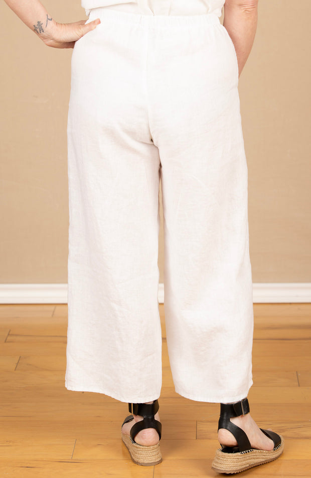 Sociable Flood White