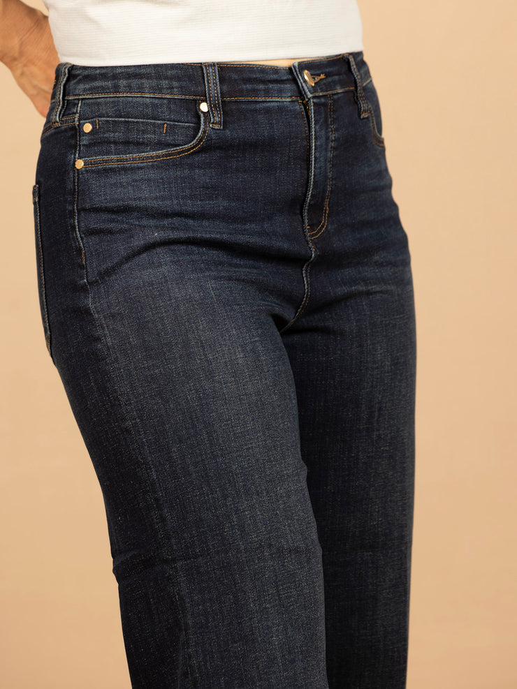 Stride HR Crop Wide Cut Hem Eastmoor