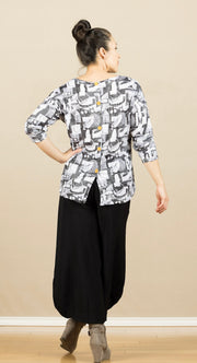 Button Back Top Black/White
