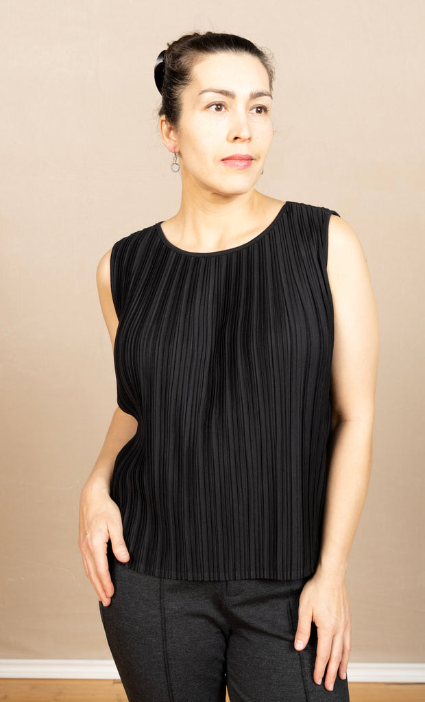 Sleeveless Crew Neck Knit Top Black