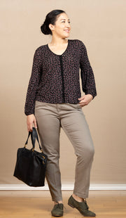 Long Sleeve Button Front Knit Top Black/Red Ditsy