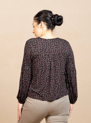 Long Sleeve Button Front Knit Top Black/Red Ditsy
