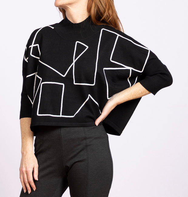 Aja Ortho Top Black & White