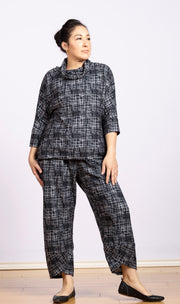 Cowl Fleece Pullover Black Print