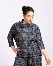 Cowl Fleece Pullover Black Print, 3/4 Sleeve