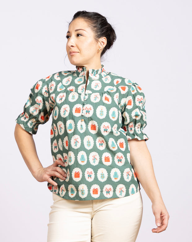 patterened blouse with elastic on sleeve