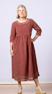 Happy Mushroom Corduroy Dress Sunwashed Maroon, Side Seam Pockets