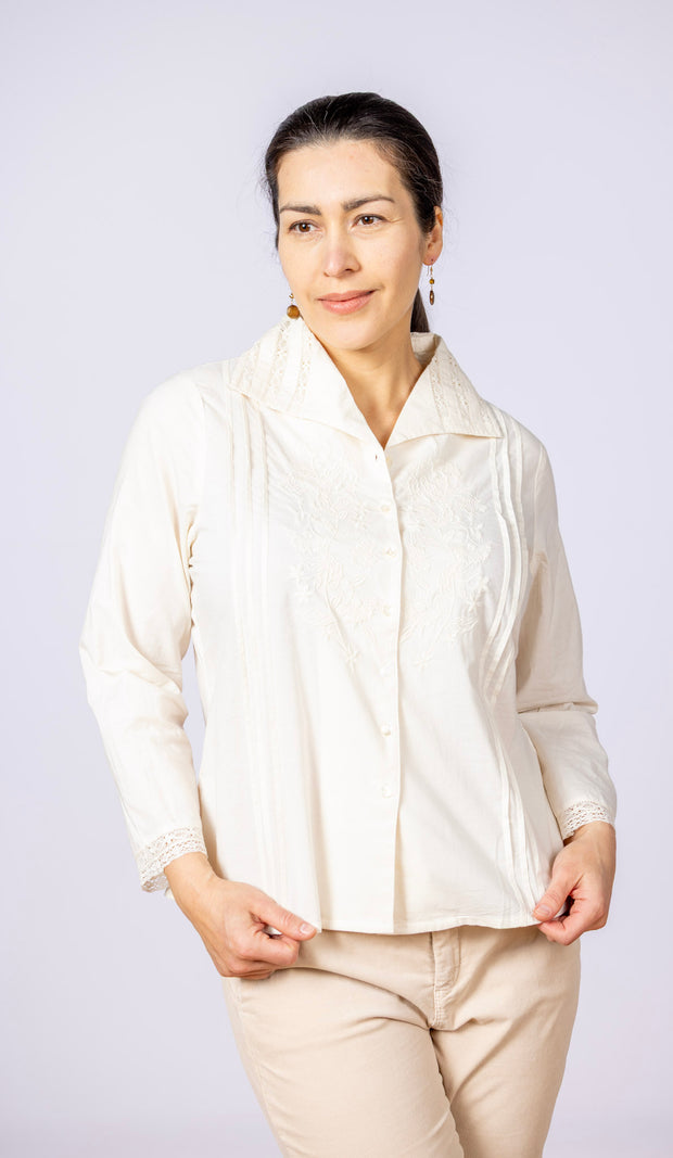 Brimfield Blouse Ecru, Mother of Pearl Buttons