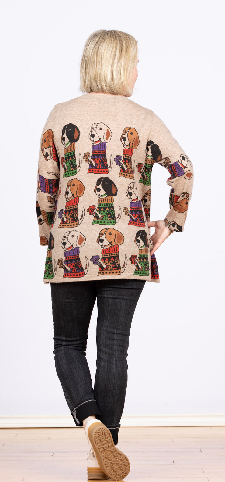 V Neck Sweater Dogs w/Mugs